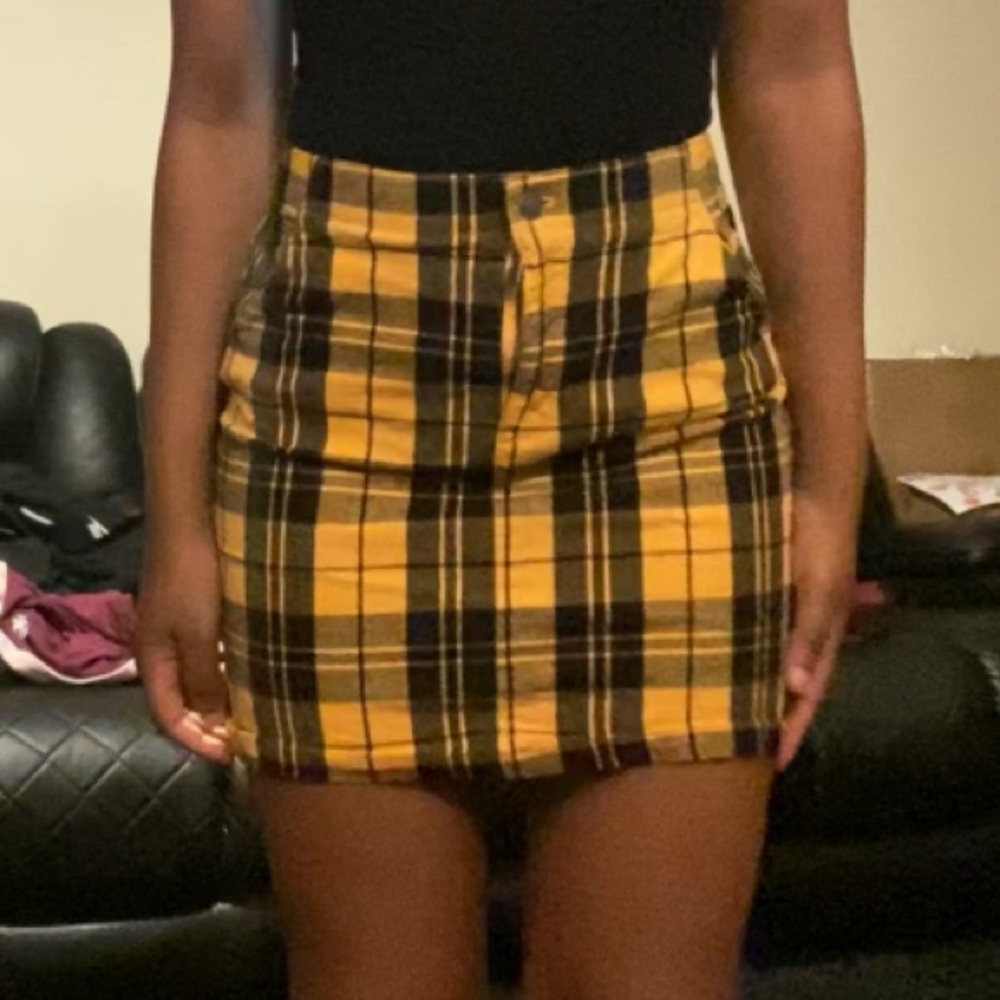 Yellow and black hollister mini skirt